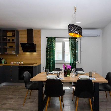 City Apartment Nora, Old Town Located, Free Parking Makarska Esterno foto