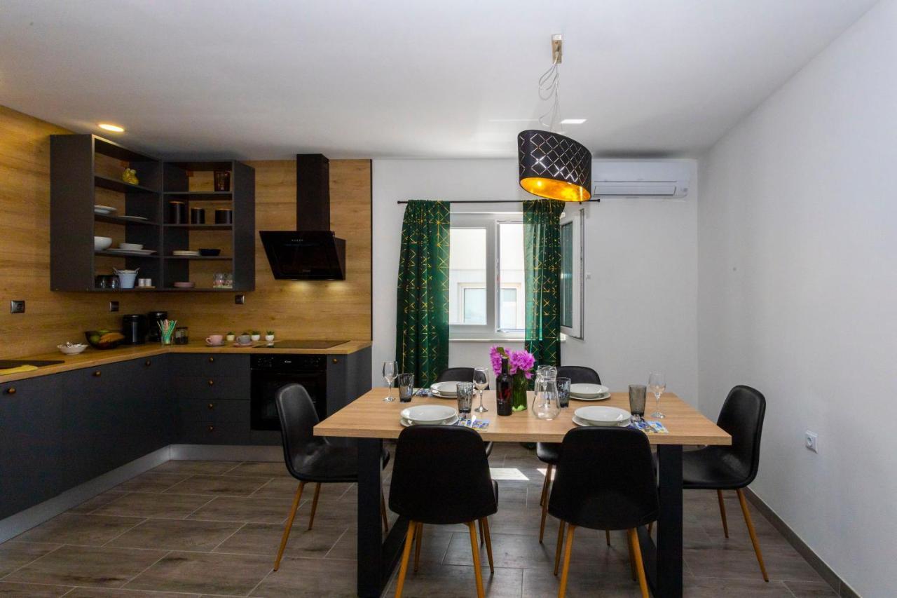 City Apartment Nora, Old Town Located, Free Parking Makarska Esterno foto