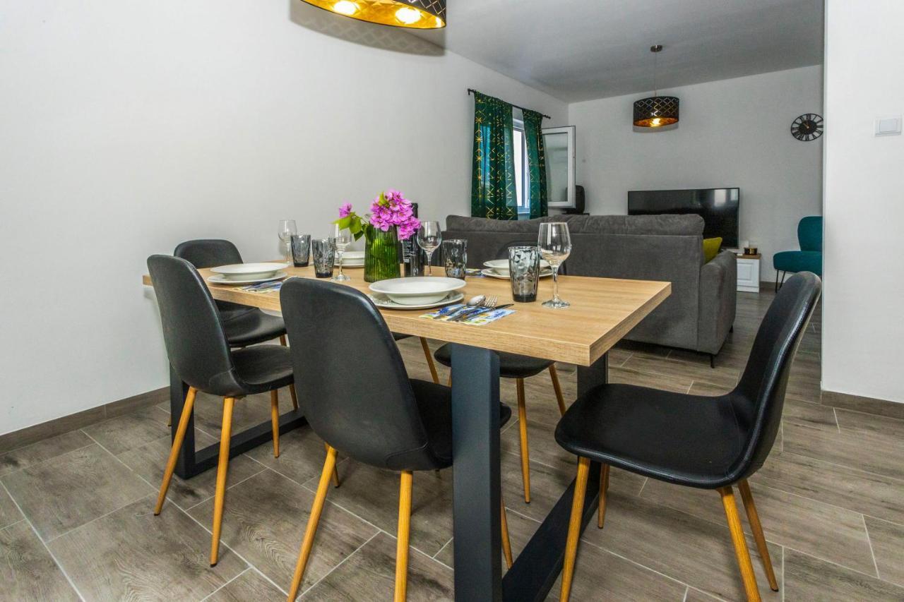 City Apartment Nora, Old Town Located, Free Parking Makarska Esterno foto