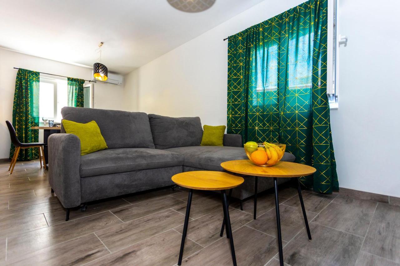 City Apartment Nora, Old Town Located, Free Parking Makarska Esterno foto