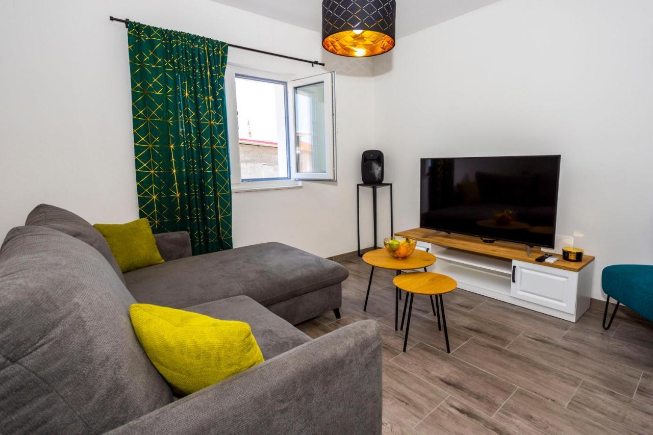 City Apartment Nora, Old Town Located, Free Parking Makarska Esterno foto