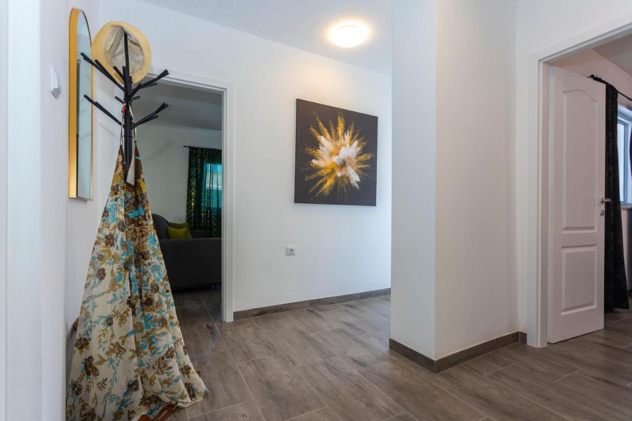 City Apartment Nora, Old Town Located, Free Parking Makarska Esterno foto
