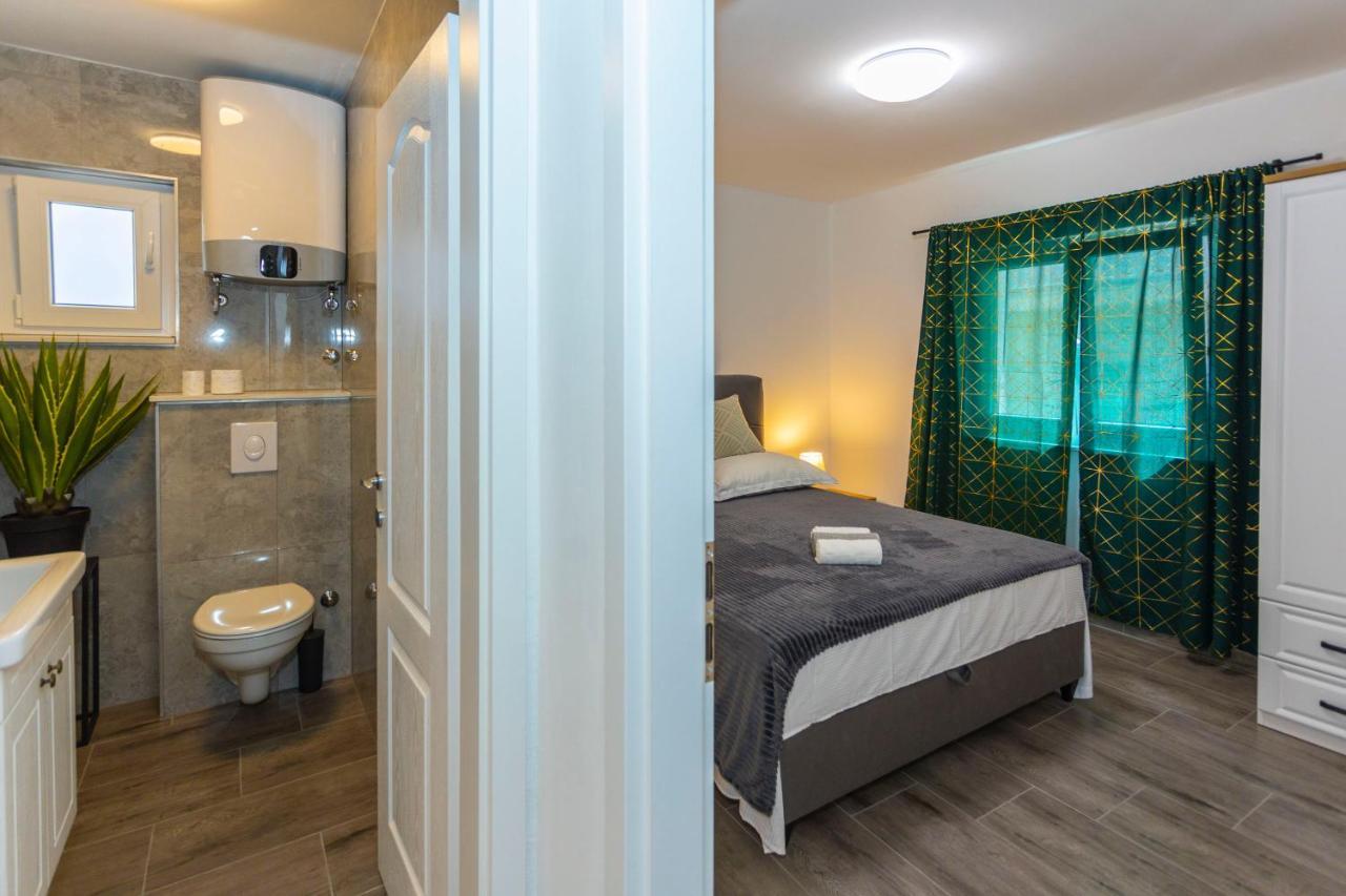 City Apartment Nora, Old Town Located, Free Parking Makarska Esterno foto