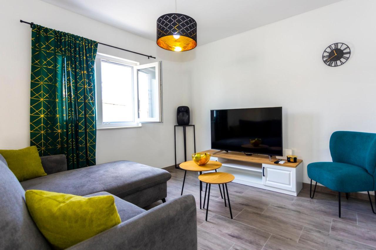 City Apartment Nora, Old Town Located, Free Parking Makarska Esterno foto