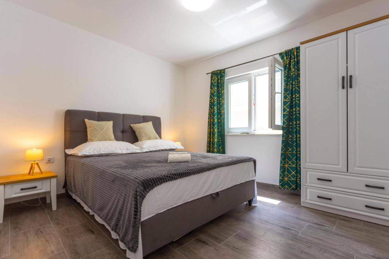 City Apartment Nora, Old Town Located, Free Parking Makarska Esterno foto