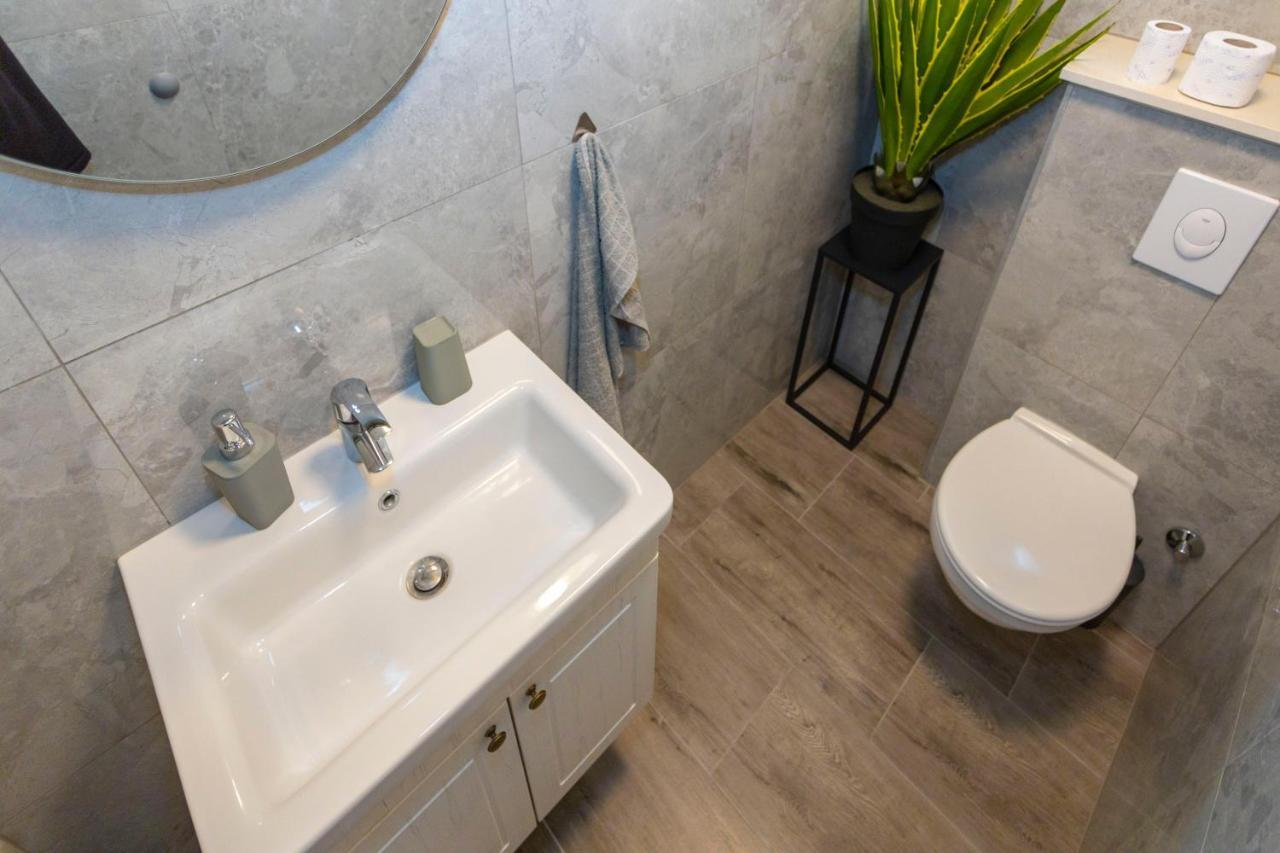 City Apartment Nora, Old Town Located, Free Parking Makarska Esterno foto